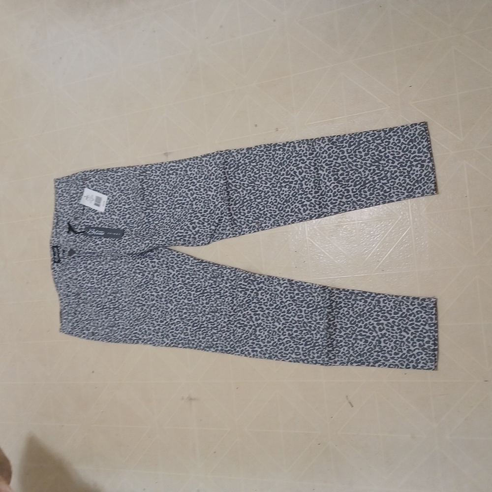 New! Celebrity Blues cheeta Jeans size 13